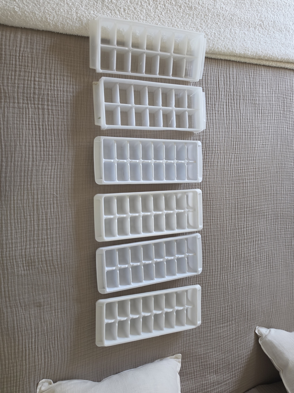Set of 6 White Plastic Ice Cube Trays